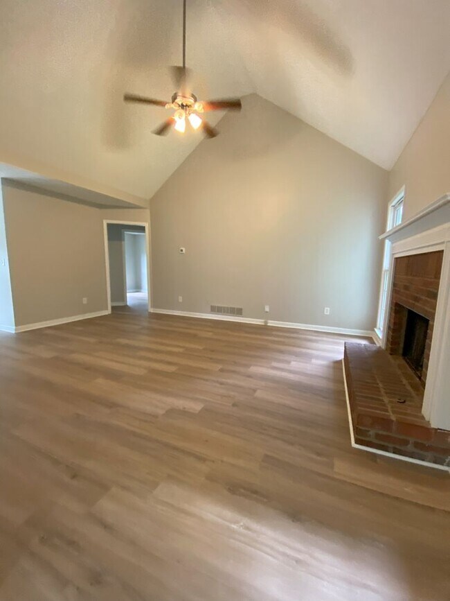 Building Photo - East Paulding Location!!