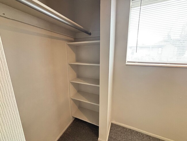 Building Photo - 1629 Talisman Cir N