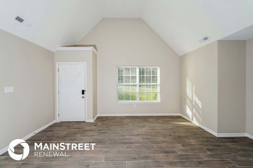 Building Photo - 1282 Railroad Dr