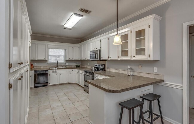 Building Photo - 340 Willow Ridge Cove