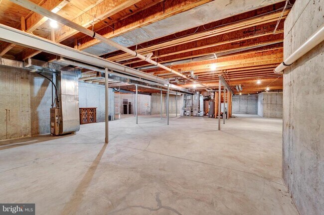 Building Photo - 19 Meadowlark Dr