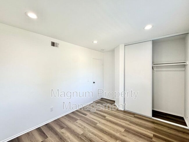Building Photo - 43391 Calle Morita