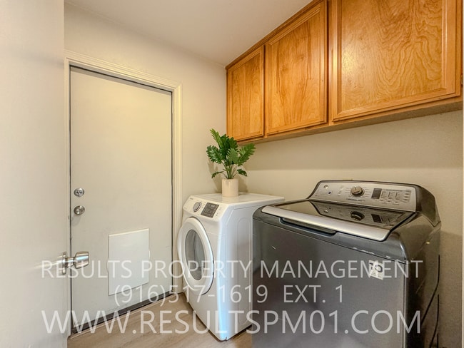 Building Photo - Lovely Upgraded Rocklin Home