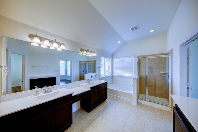 Building Photo - 606 Dunlavy Ln