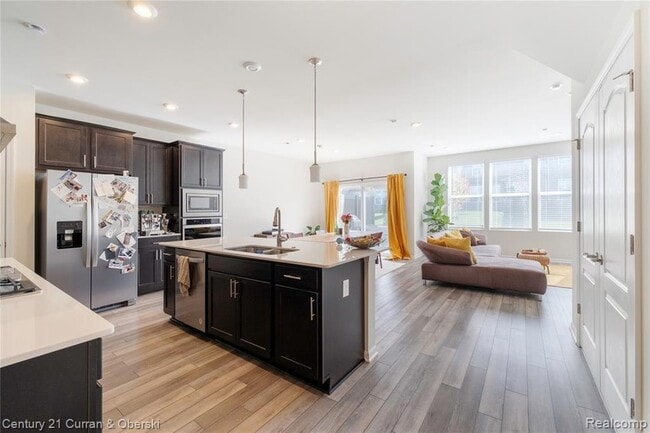 Building Photo - 2090 Addison Cir