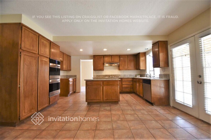 Building Photo - 3100 Regency Way