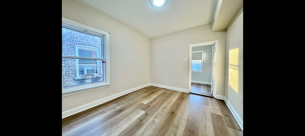 Building Photo - 6228 N Artesian Ave