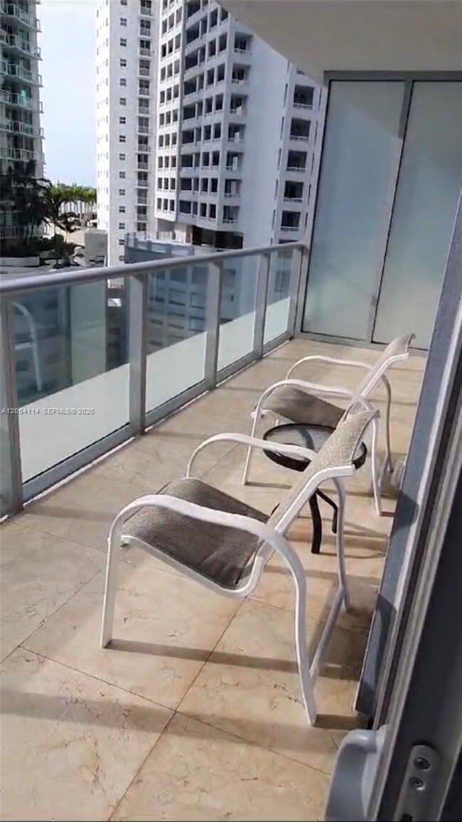 Building Photo - 1300 Brickell Bay Dr
