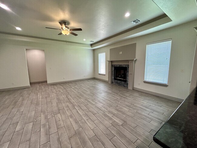 Building Photo - 13132 NE Jaguar Ln