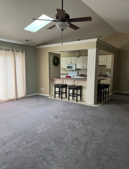 Building Photo - 3294 Lake Ridge Dr