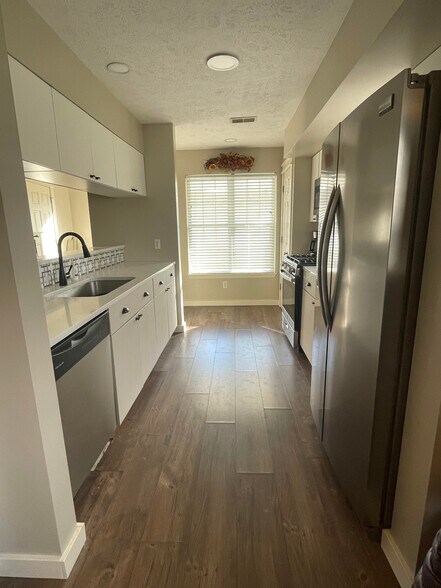 Kitchen - 7014 S Cannon Place Dr