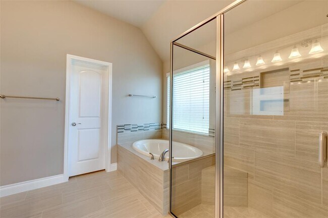 Building Photo - 23319 Tirino Shores Dr