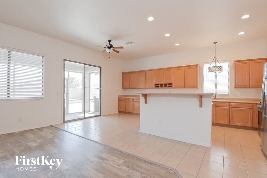 Building Photo - 11549 W Amber Stone Dr