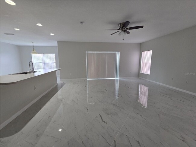 Building Photo - 330 Aldershot Ct