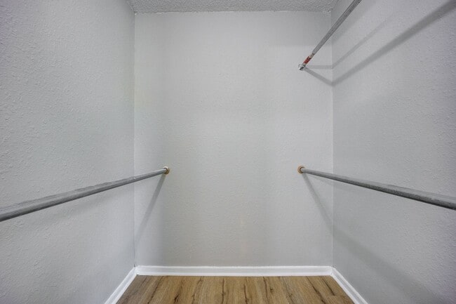 Building Photo - ***Free Month Rent, Low Deposit*** Freshly Updated 3 Bedroom House