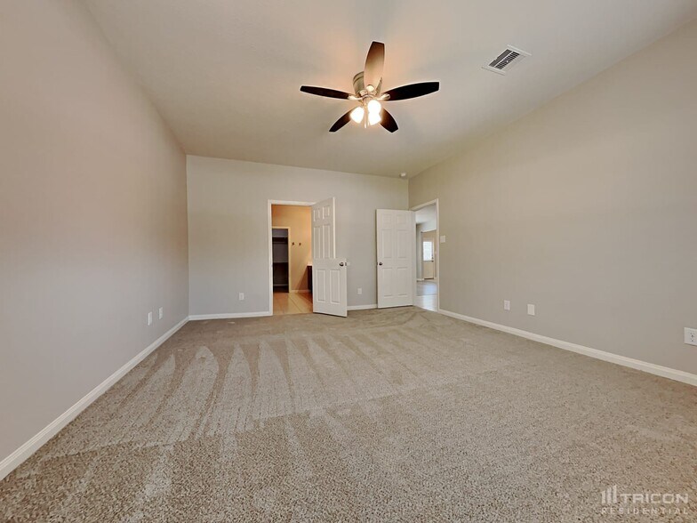 Building Photo - 30906 Sweetwater Cir