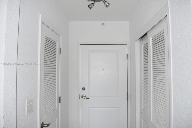 Building Photo - 401 69th St