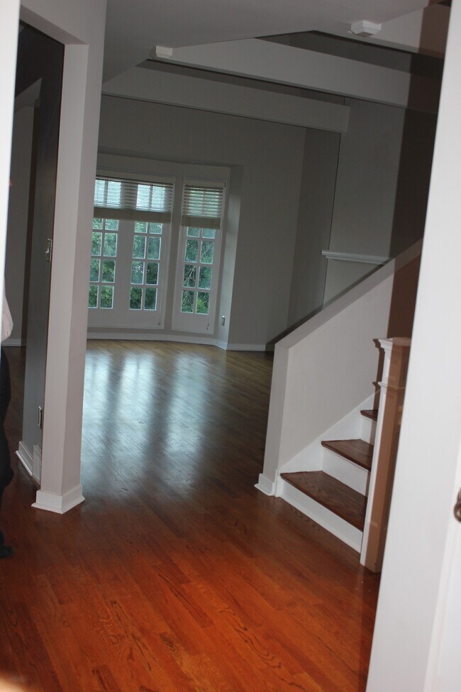 Building Photo - 5309 Ellsworth Ave