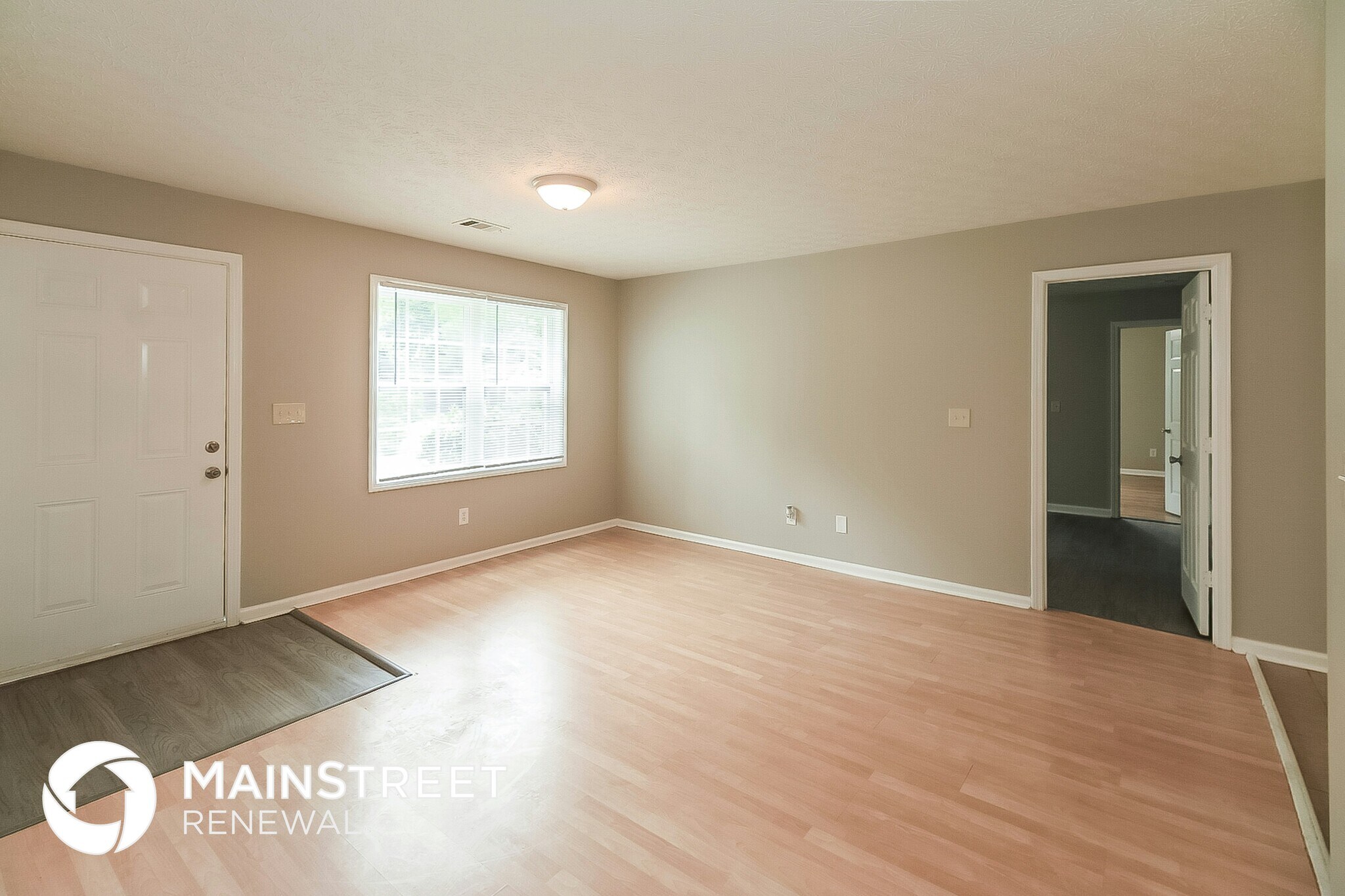 Building Photo - 693 Oak Dr