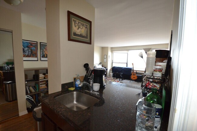 Building Photo - 4180 N Marine Dr