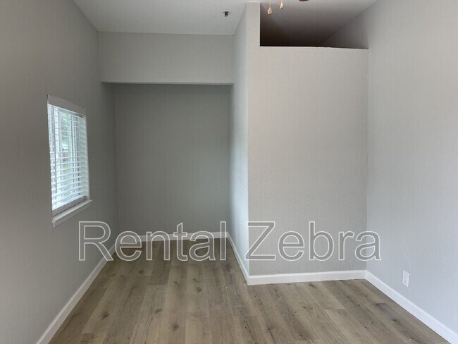 Building Photo - 343 Arlen Dr