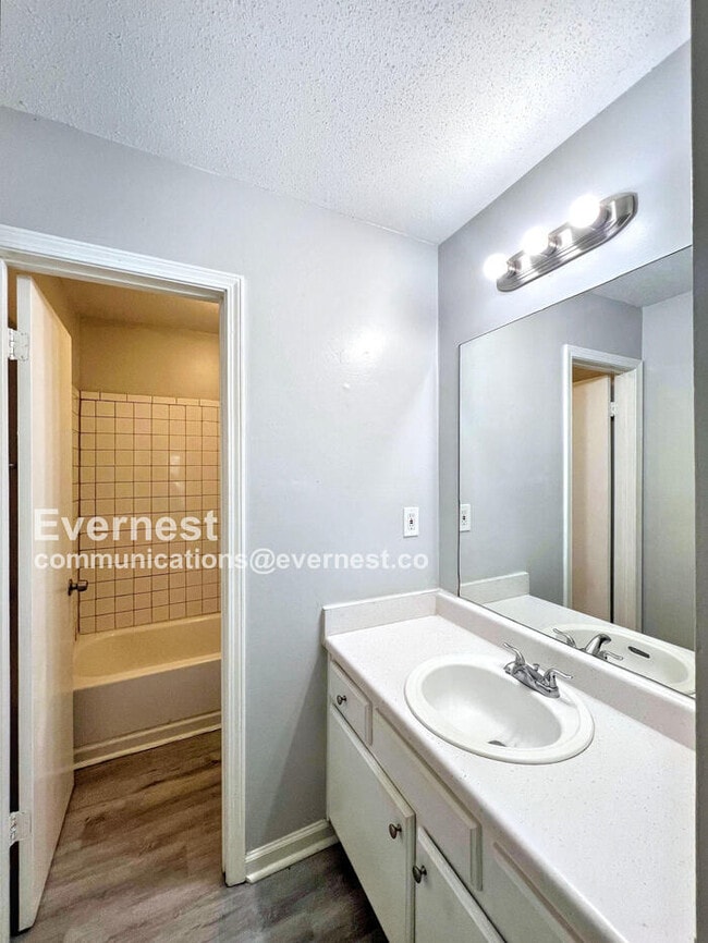 Building Photo - 4581 Fontaine Pl