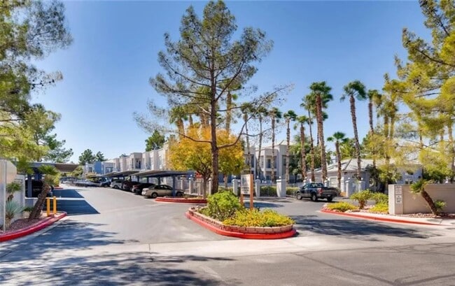 Building Photo - GREEN VALLEY CONDO IN  RENOVATED CONDITION