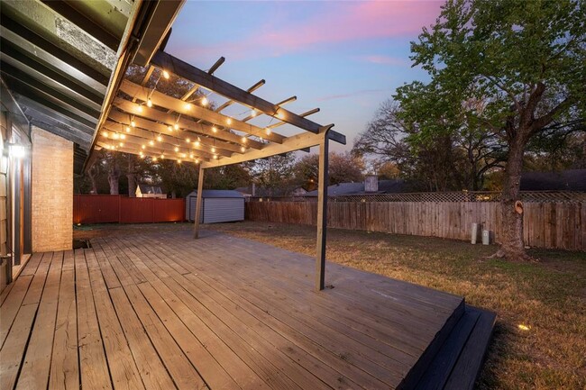 Building Photo - 5809 Cherry Creek Dr