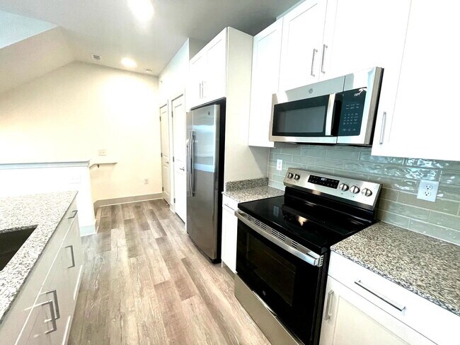 Building Photo - 8101 Blue Goose Rd