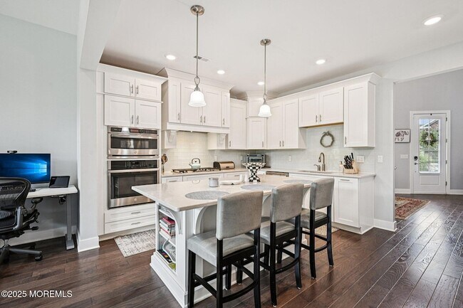 Building Photo - 42 Dogleg Ln