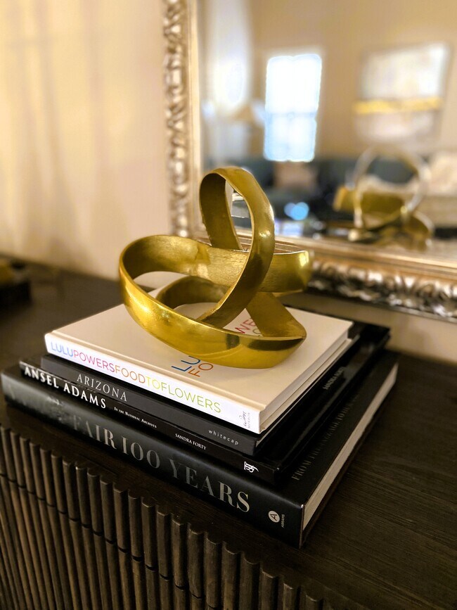 Building Photo - 5177 W Navajo Mesa Pl