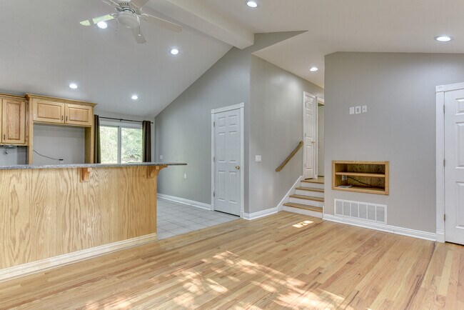 Building Photo - 5710 N 68th St