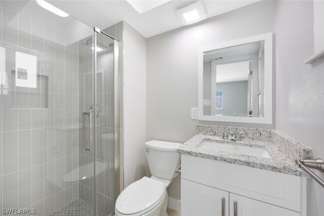 Building Photo - 4862 Regal Dr