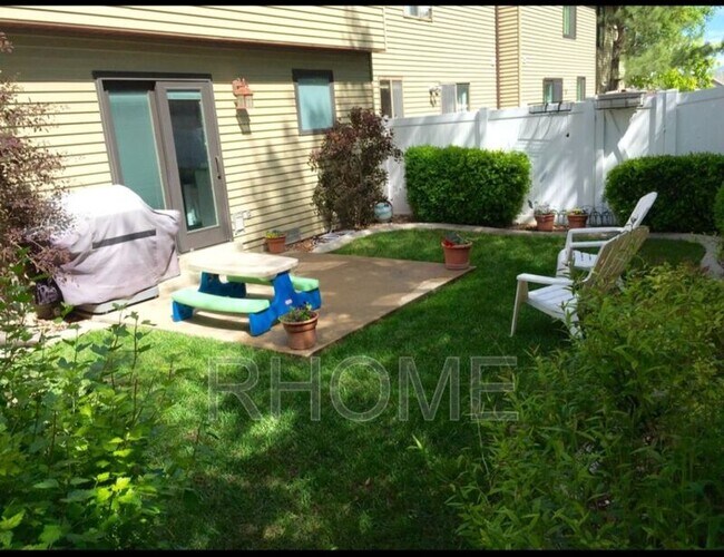 Building Photo - 204 E 735 S