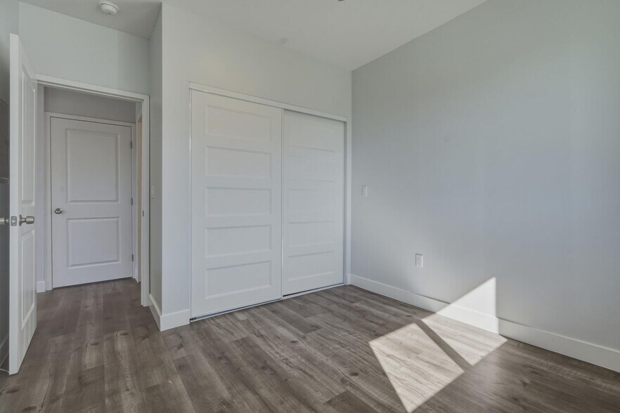 Building Photo - 19833 Blythe