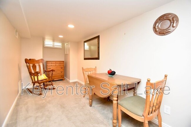 Building Photo - 2689 E Barbey Dr