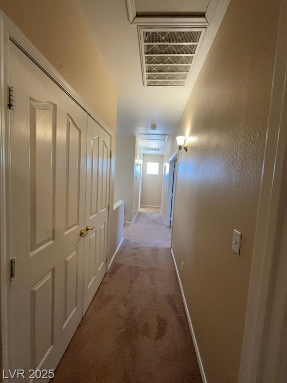 Building Photo - Beautiful property with excellent natural light