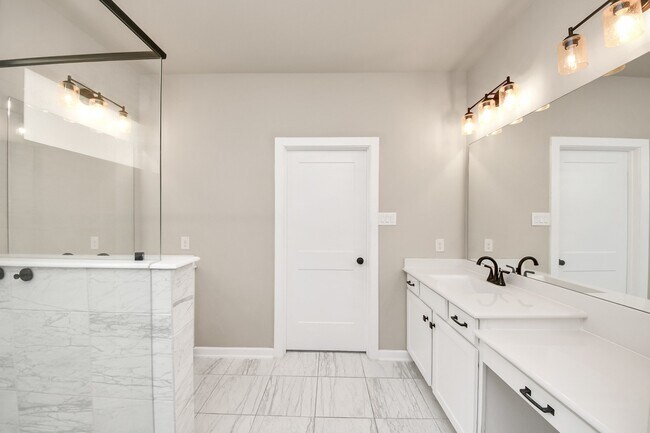 Building Photo - 7006 Winterberry Gln Ln