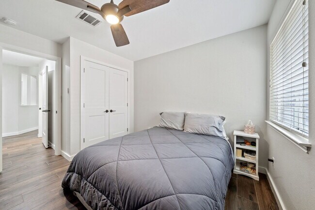Building Photo - 8809 Corran Ferry Dr
