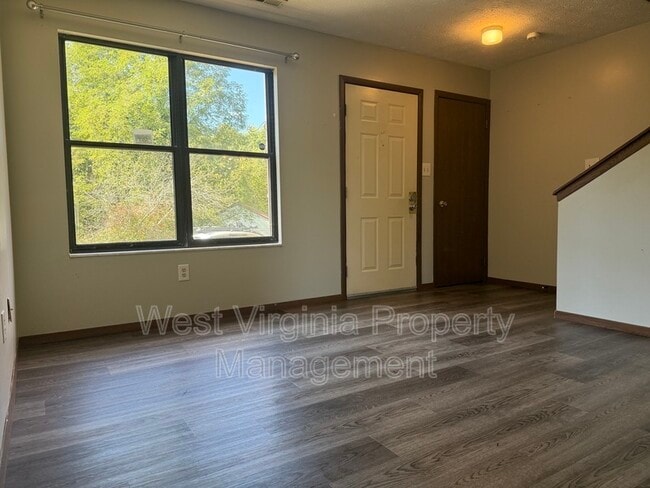 Building Photo - 82 Beagle Club Rd