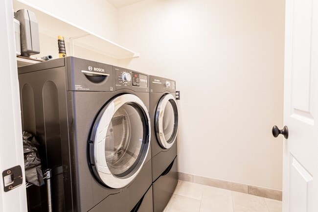 Building Photo - Gorgeous 4BR 2.5/BA Home with White Kitchen & Tree-Filled Yard