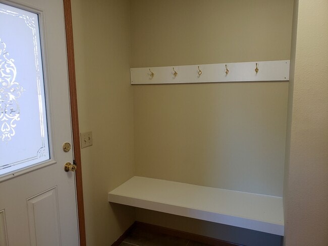 Building Photo - 1323 W Main St