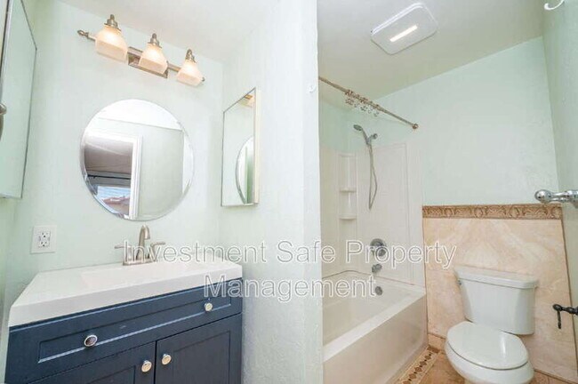Building Photo - 4982 Baltimore Dr