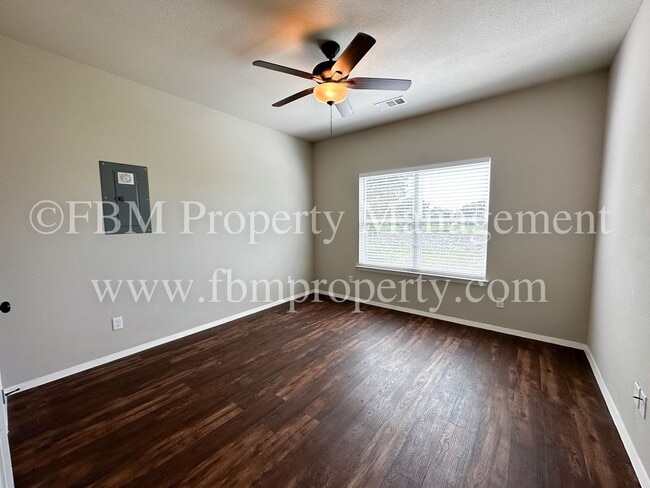 Building Photo - 315 S Bradshaw St