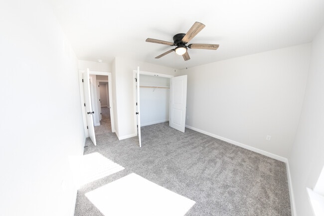 Building Photo - 374 SE 95th Rd