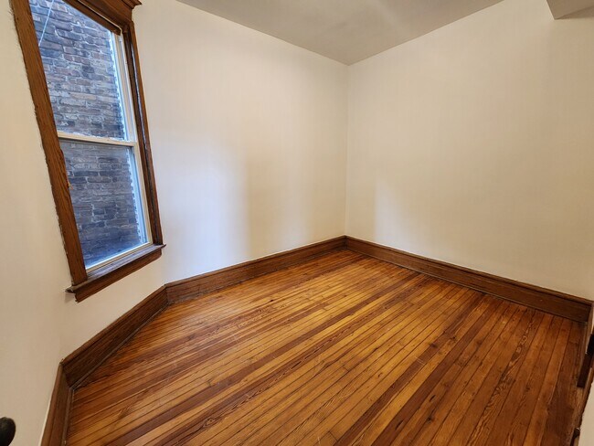 Building Photo - 2404 W Superior St