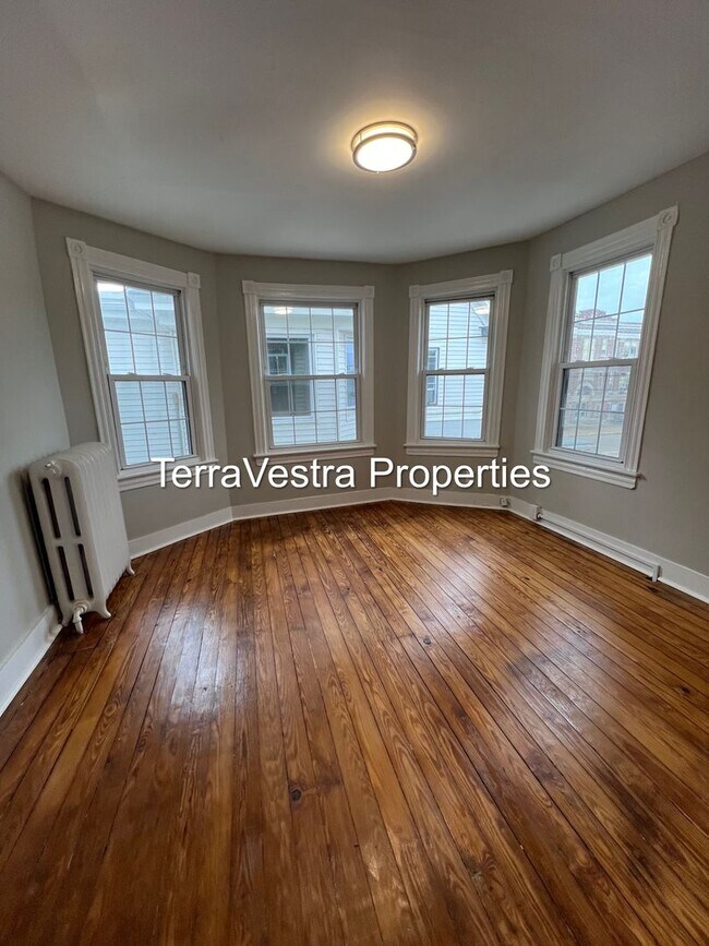 Building Photo - 4 Bed in Millville! Eligible for $500 Security Deposit.