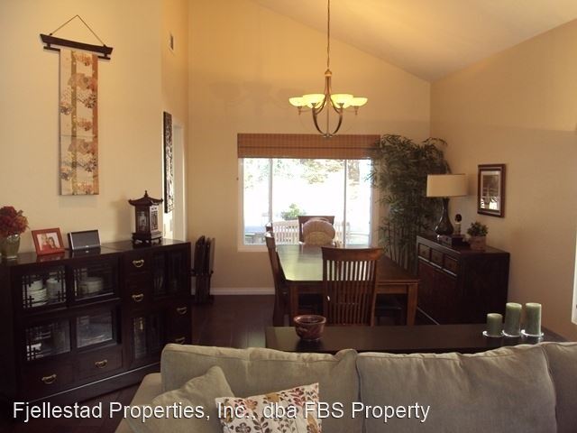 Building Photo - 4 br, 2.5 bath House - 10060 Branford Road
