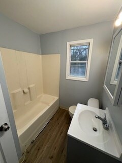 Building Photo - 446 S Dade Ave