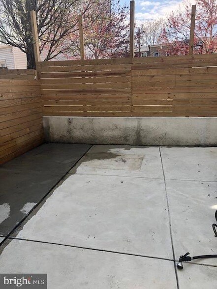 Building Photo - 2564 Frankford Ave